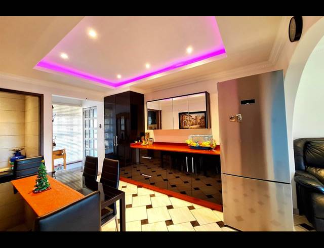 2 BEDROOM SECTIONAL TITLE FOR SALE IN CLARE ESTATE